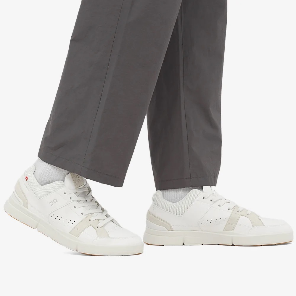 ON The Roger Clubhouse Sneakers White Sand